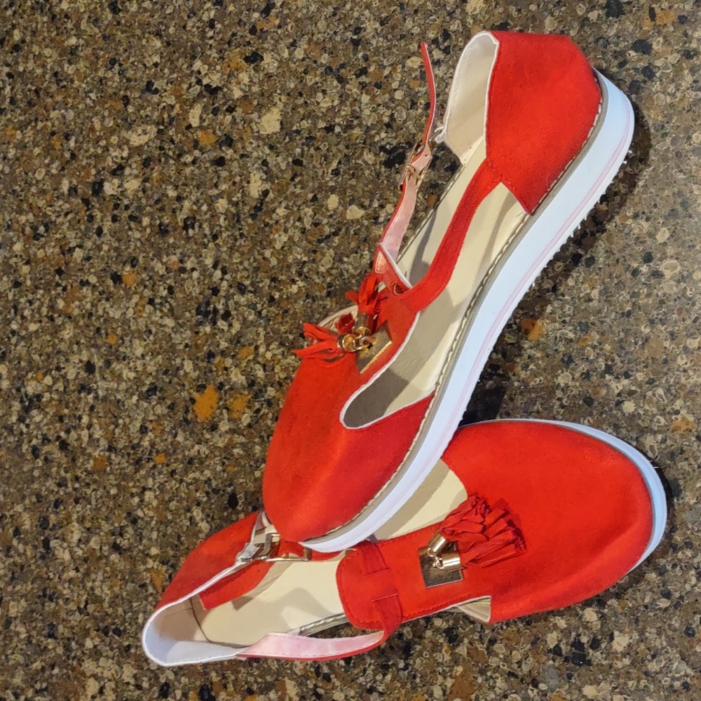 Women's shoes